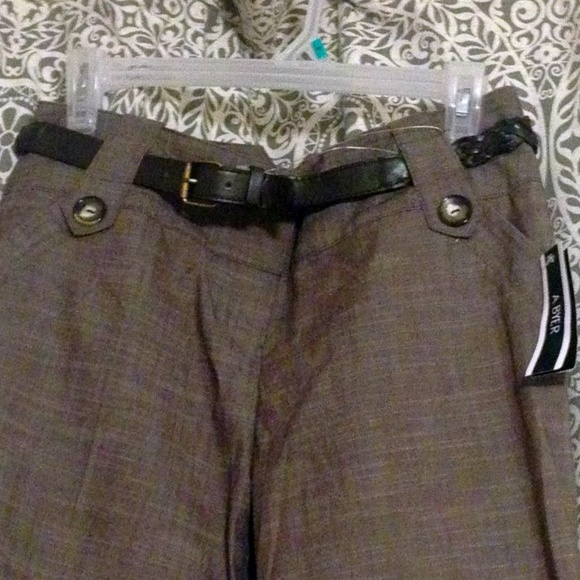 New A. Byer Slacks with belt, NWT size 9 - Picture 2 of 6